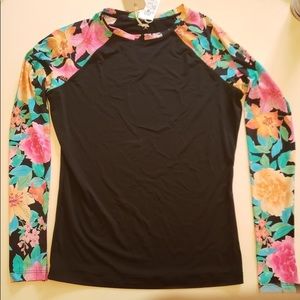 NWT billabong rash guard